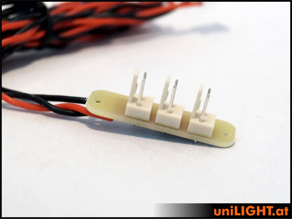 CABLE-Y3-STROBE-2.webp